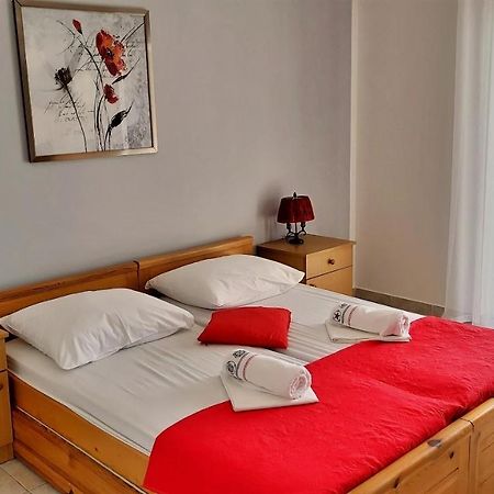 Apartments Mandalinic Omiš Buitenkant foto