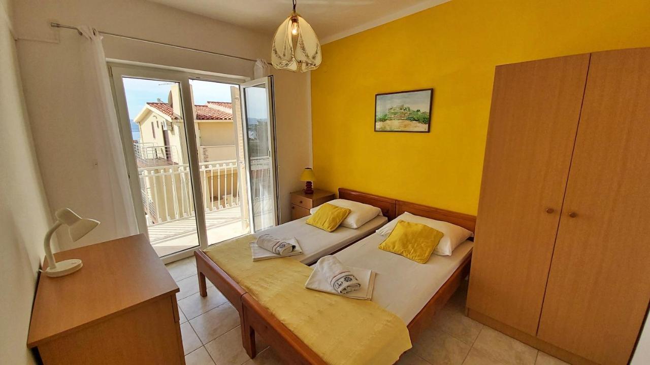 Apartments Mandalinic Omiš Buitenkant foto