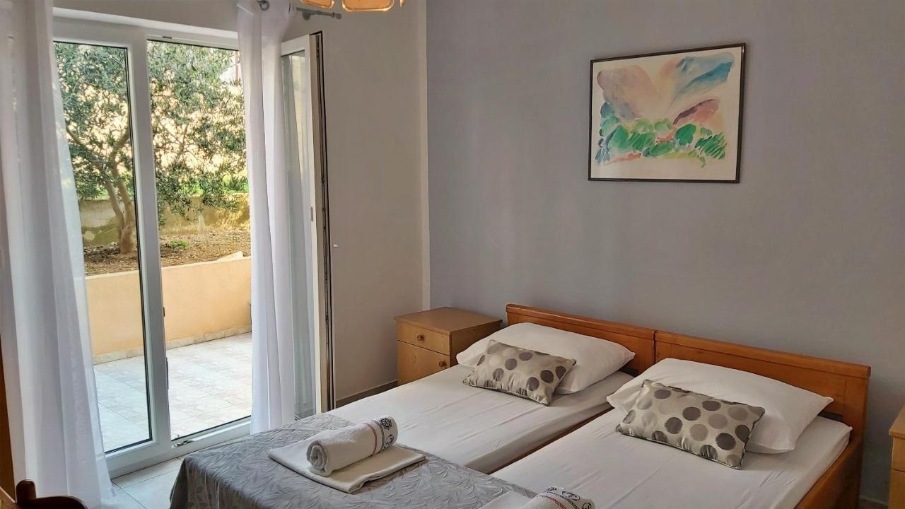 Apartments Mandalinic Omiš Buitenkant foto