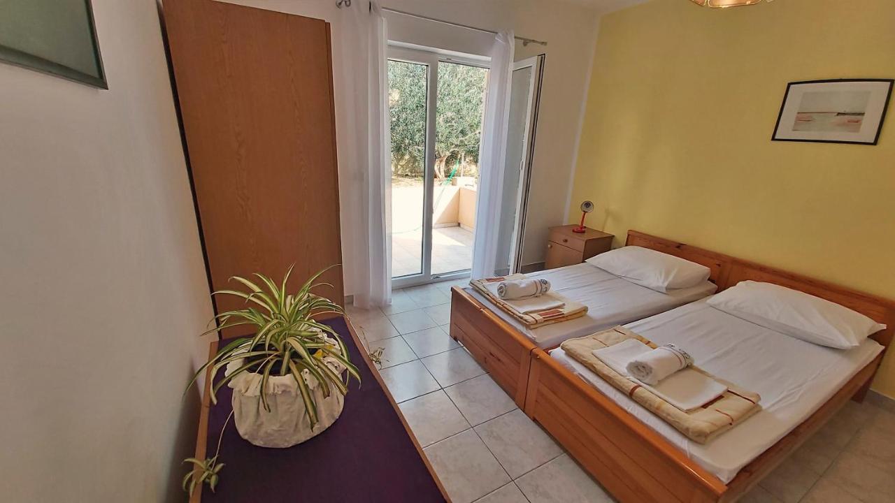 Apartments Mandalinic Omiš Buitenkant foto