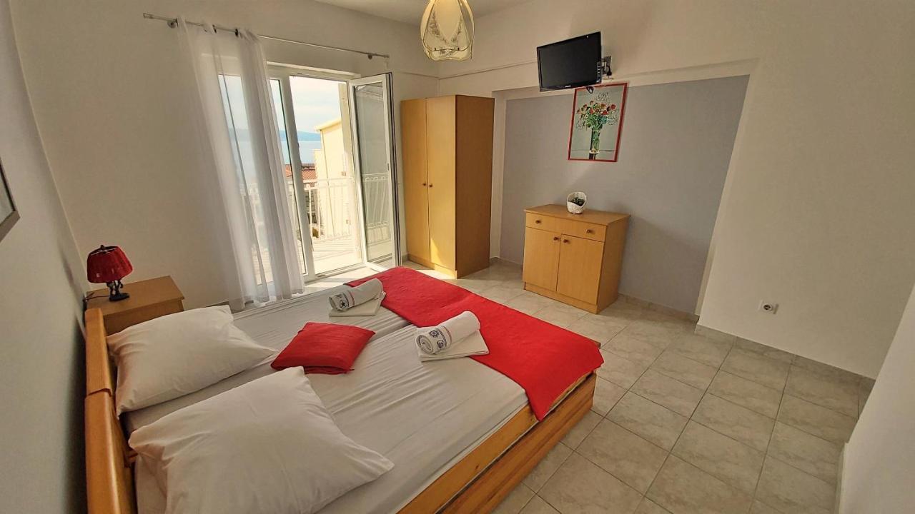 Apartments Mandalinic Omiš Buitenkant foto