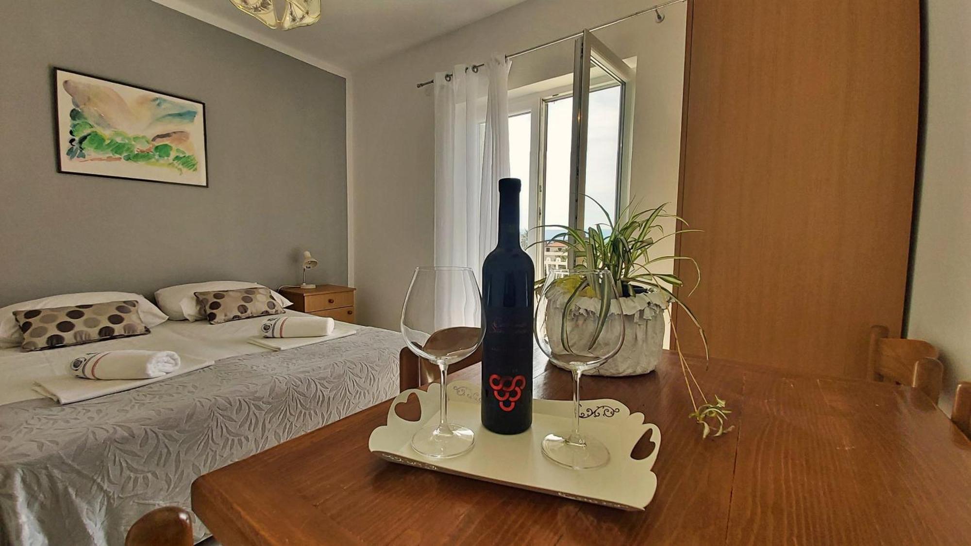 Apartments Mandalinic Omiš Buitenkant foto