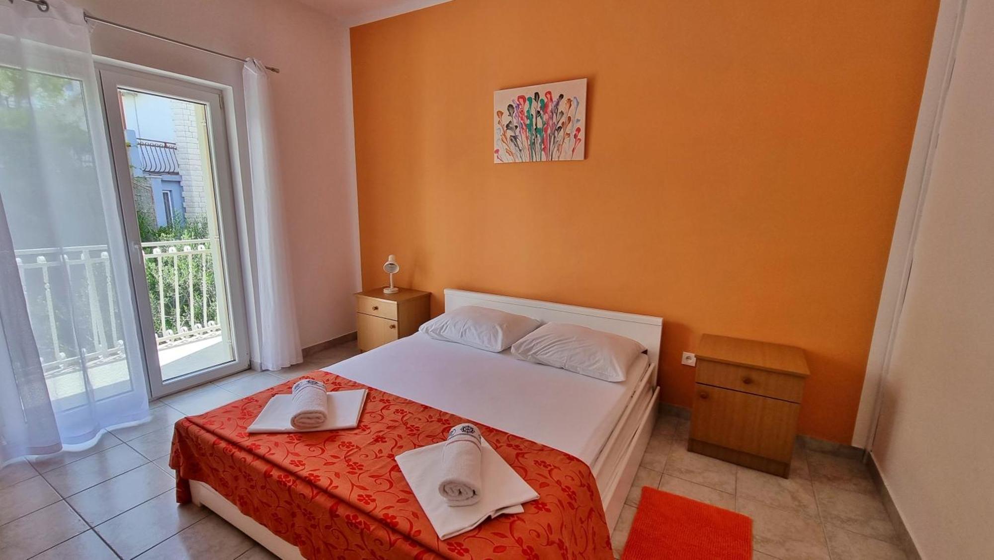 Apartments Mandalinic Omiš Buitenkant foto