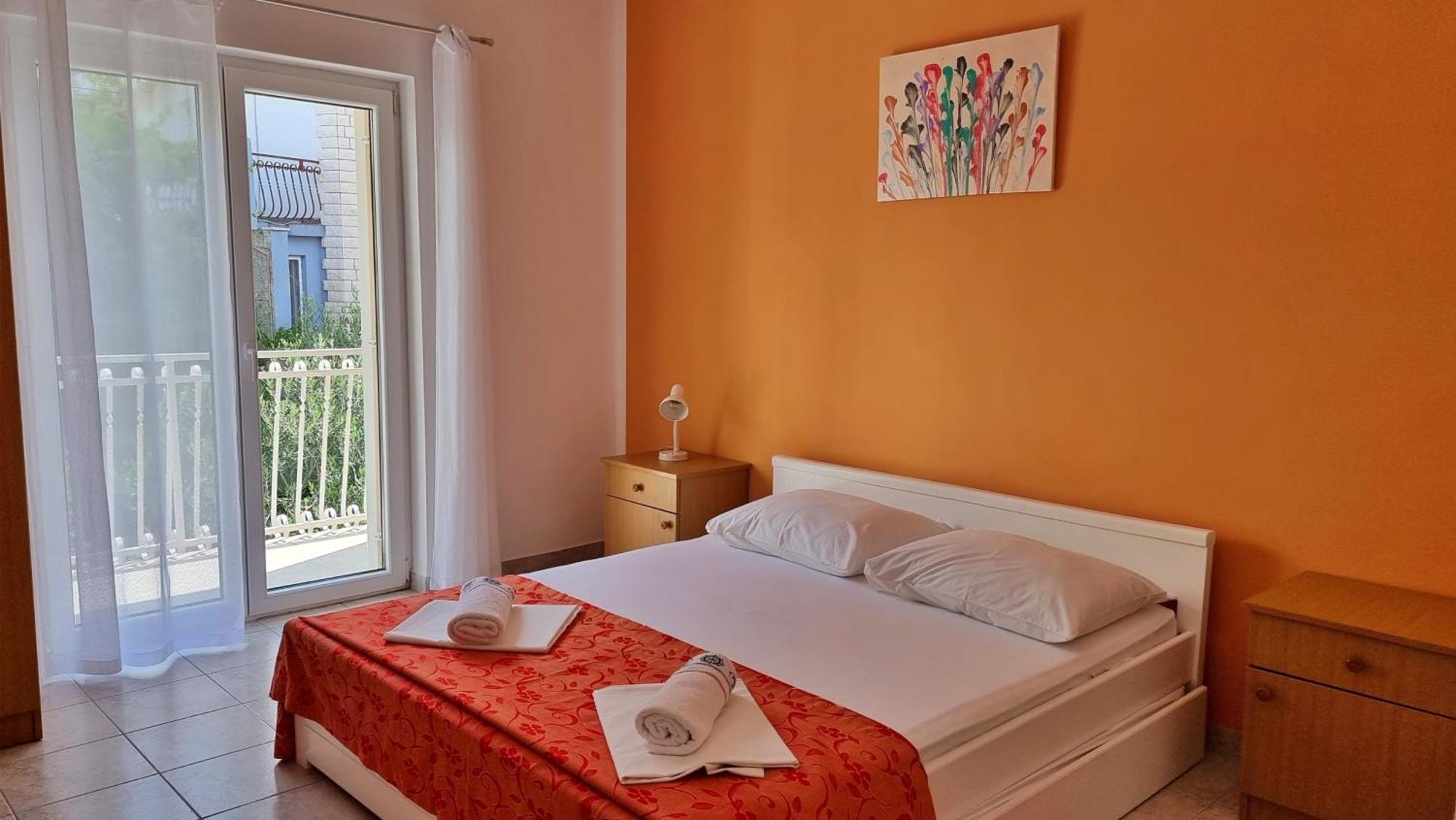 Apartments Mandalinic Omiš Buitenkant foto