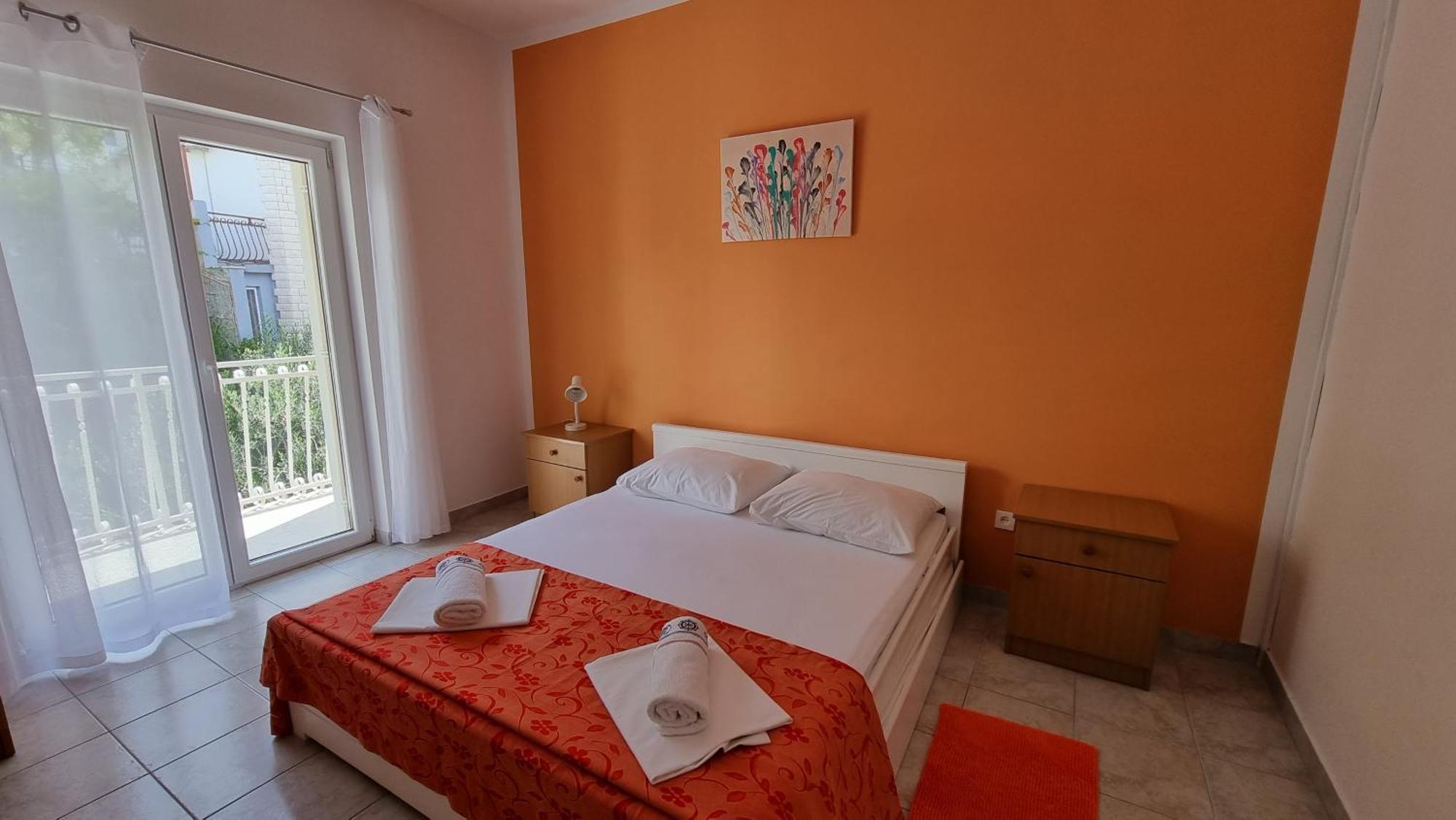 Apartments Mandalinic Omiš Buitenkant foto